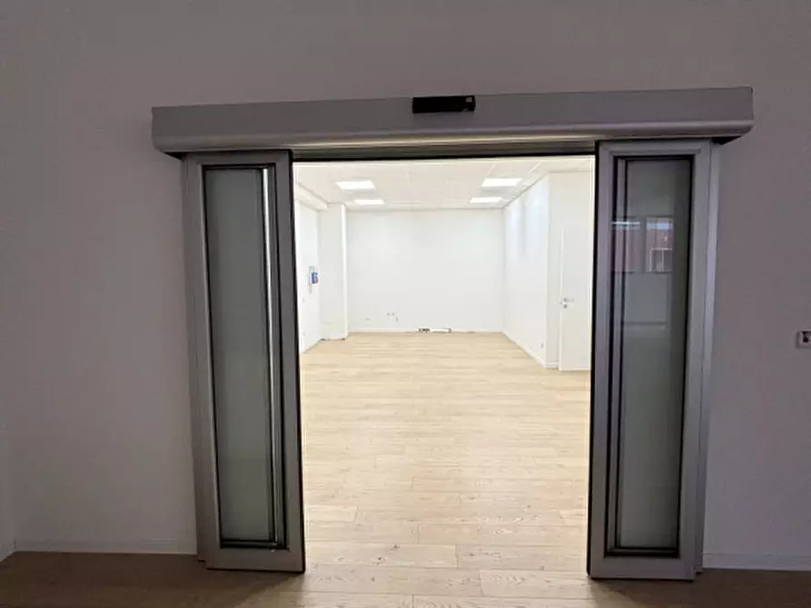 Immagine 8 di Ufficio in affitto  in Viale della navigazione interna a Padova
