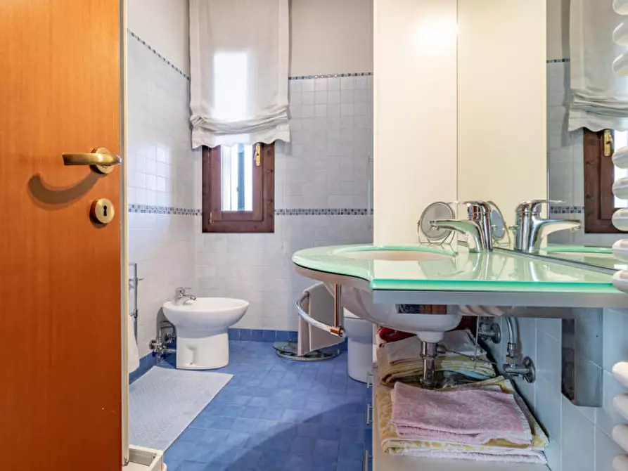 Immagine 14 di Appartamento in vendita  in Piazzetta Podgora 19 a Castelfranco Veneto