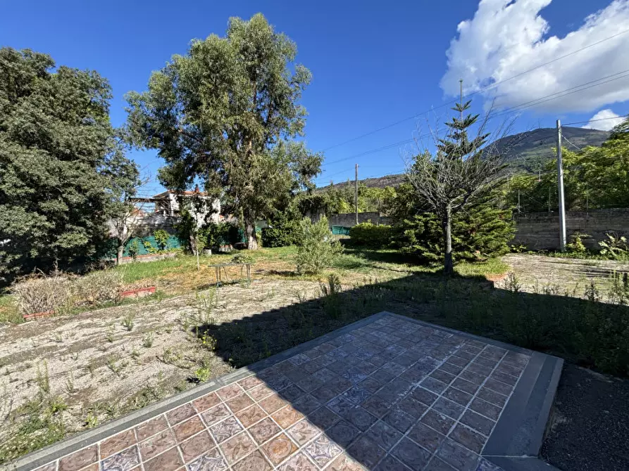 Immagine 1 di Villa in vendita  in VIA RUGGIERO N°40 a Torre Del Greco