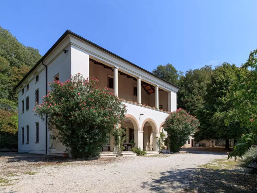 Immagine 1 di Villa in vendita  in strada vicinale del monte crocetta a Vicenza