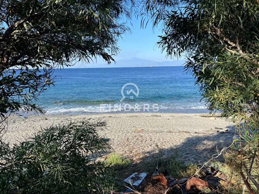 Immagine 1 di Terreno in vendita  in Via Nazionale Bocale a Reggio Di Calabria