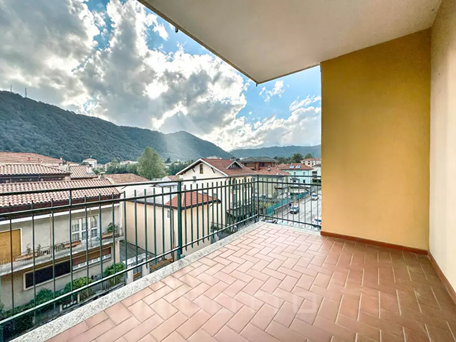 Immagine 4 di Appartamento in vendita  in VIA VITTORIO VENETO 97 a Borgosesia