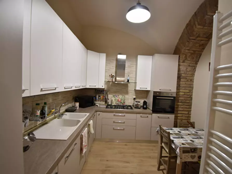 Immagine 9 di Appartamento in vendita  in VIA BERTANI a Roma