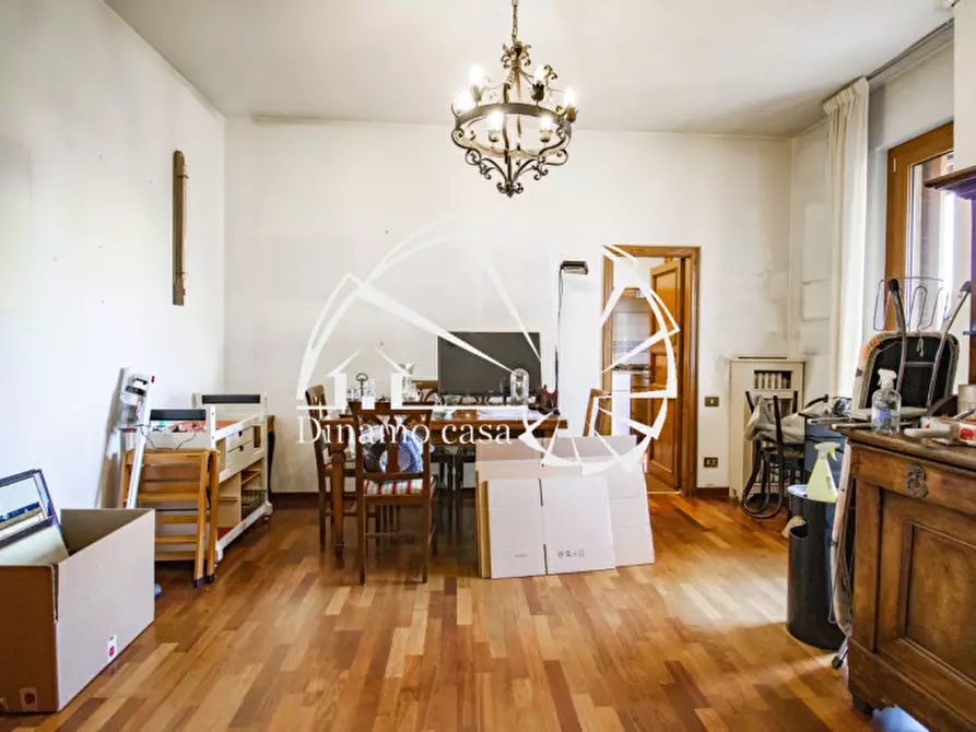 Immagine 2 di Appartamento in vendita  in Via Valentini a Prato