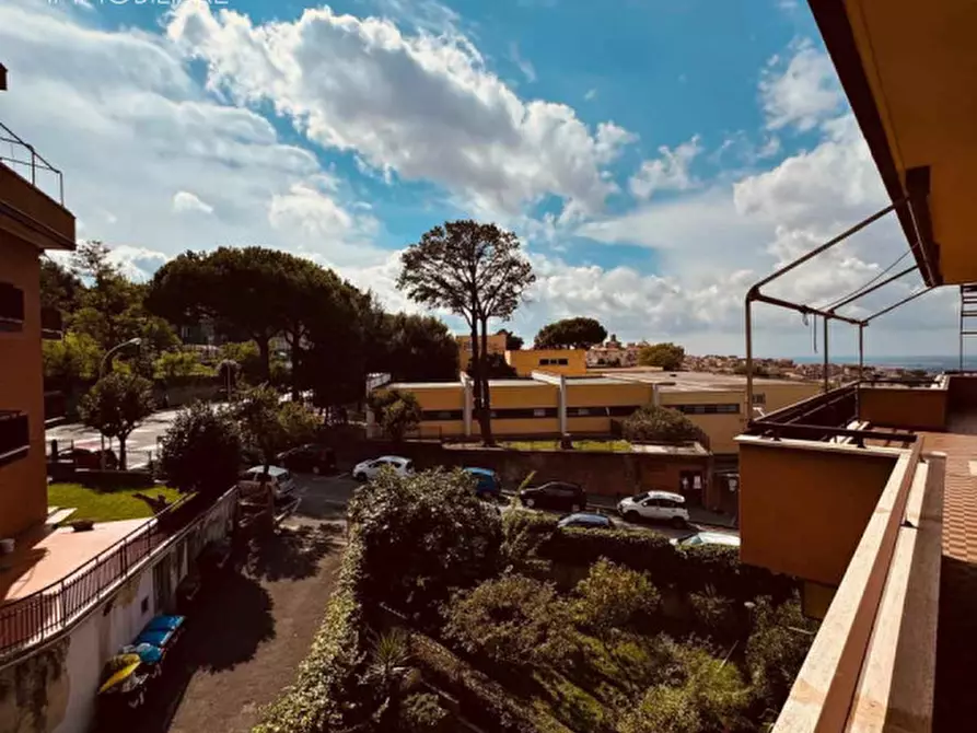 Immagine 47 di Attico in vendita  in via marcantonio colonna a Marino