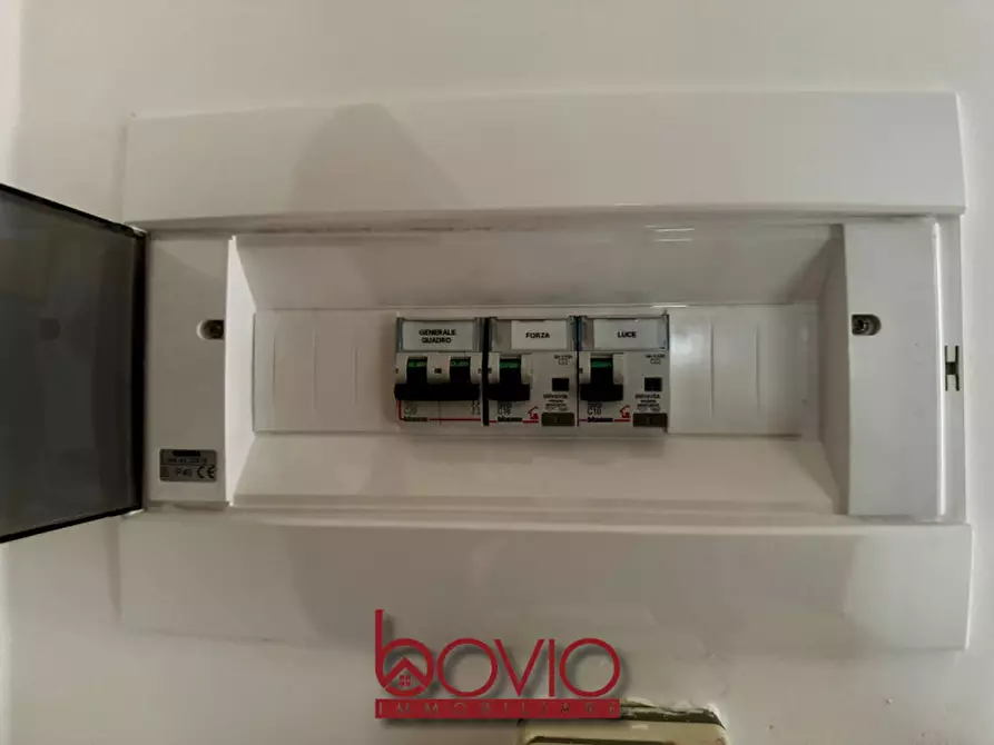 Immagine 26 di Appartamento in vendita  in STRADA DEI BIASONI N°39 a Torino