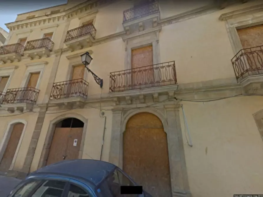 Immagine 1 di Appartamento in vendita  in VIA VITTORIO EMANUELE II n 105-117 e VIA PATTI 2-8 - 95041 Caltagirone (CT) a Caltagirone