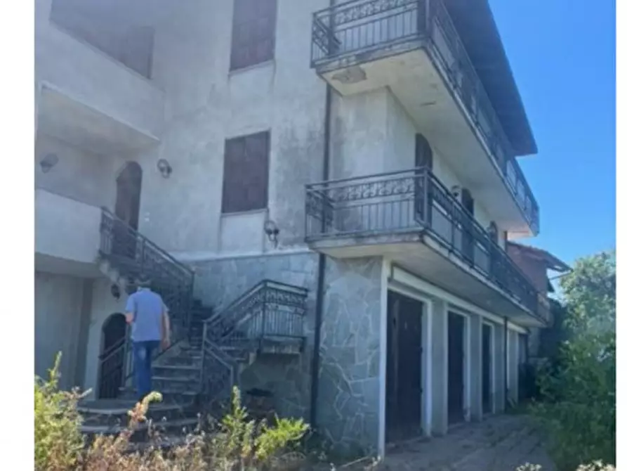 Immagine 1 di Villa in vendita  in Via Santa Lucia n 11 - 15020 Gabiano (AL) a Gabiano