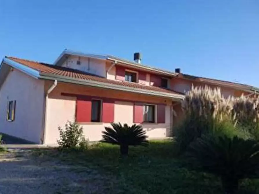 Immagine 1 di Villa in vendita  in Via Bosco, 1/1 - 31040 Salgareda (TV) a Salgareda