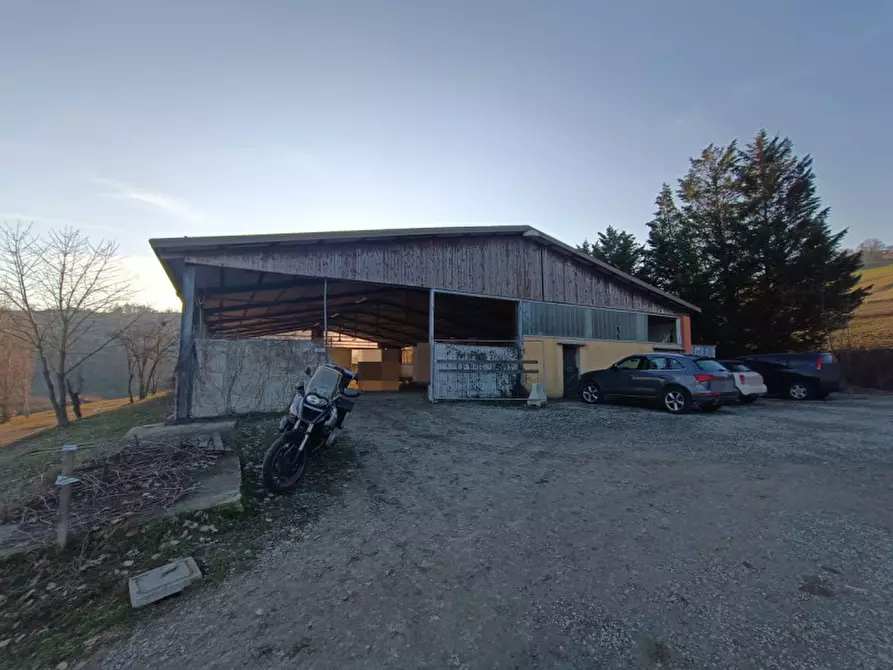 Immagine 1 di Rustico / casale in vendita  in Langhirano, Loc Casatico, Strada della Nave, 17 e Traversetolo, Loc Pozzo - 43013 Langhirano (PR) a Langhirano