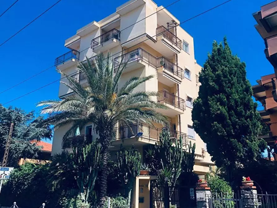 Immagine 1 di Appartamento in vendita  in Via VITTORIO EMANUELE 310 - 18012 Bordighera (IM) a Bordighera