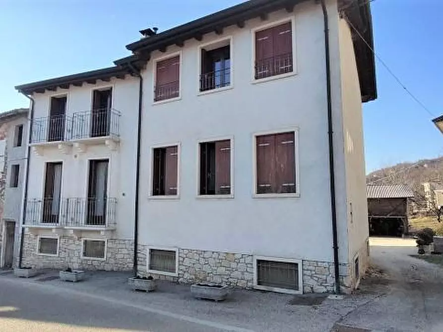 Immagine 1 di Appartamento in vendita  in Via Zenari 11 - 36072 Chiampo (VI) a Chiampo