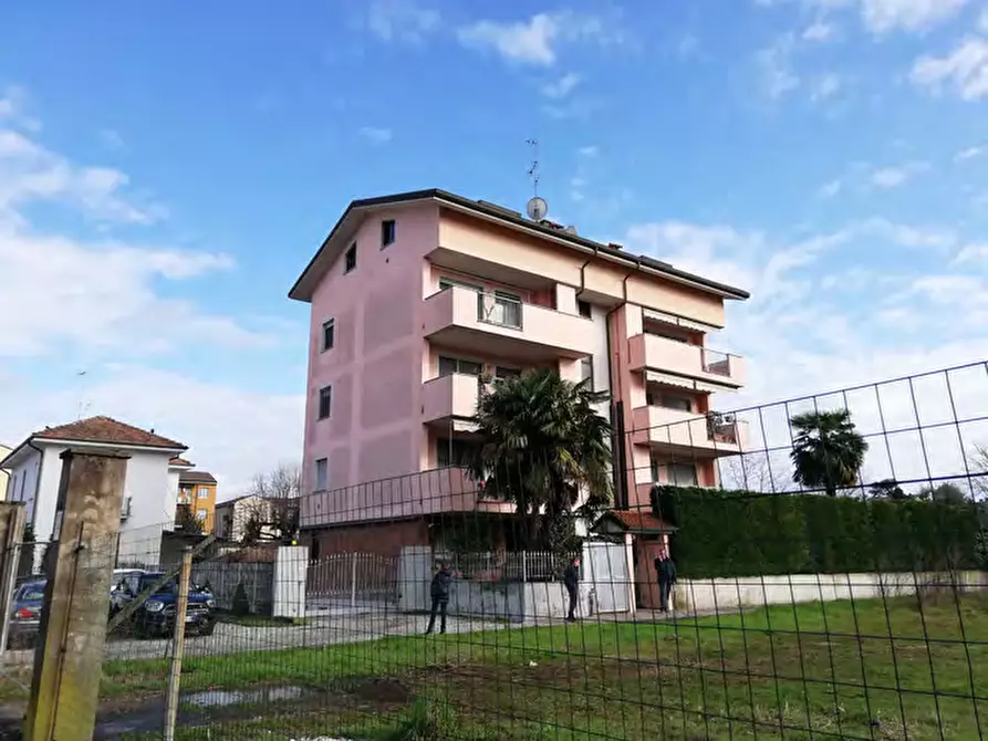 Immagine 1 di Appartamento in vendita  in Via Gaetano Donizetti, 4 a Abbiategrasso