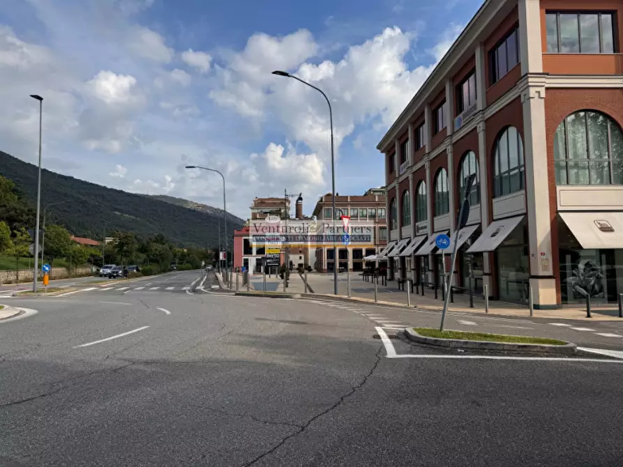 Immagine 10 di Negozio in vendita  in BORGO WUHRER a Brescia