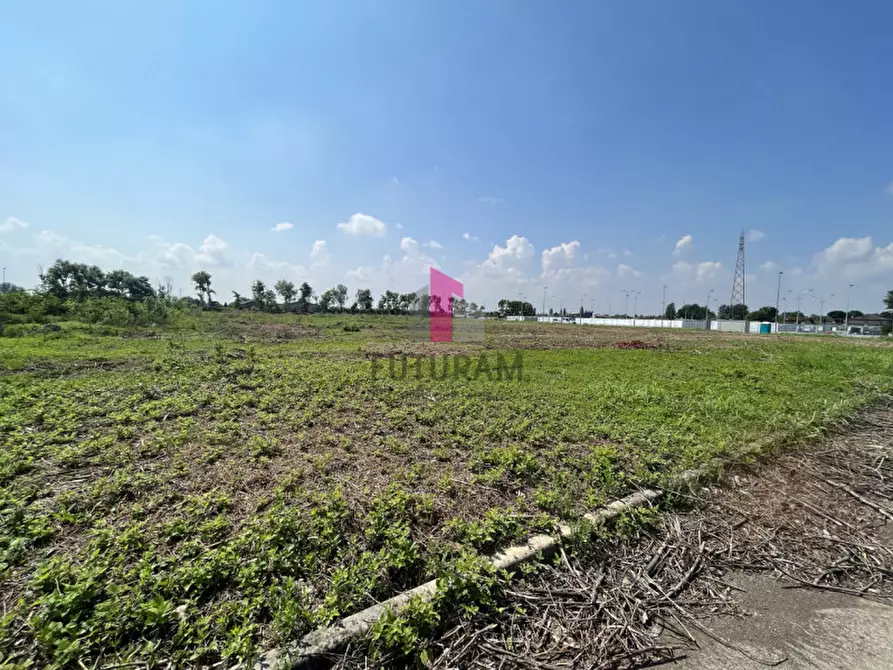 Immagine 3 di Terreno in vendita  in Via del lavoro a Fontaniva