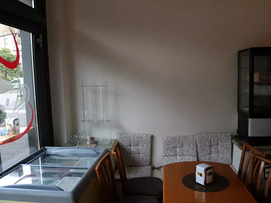 Immagine 2 di Attività commerciale in vendita  in Via Bari a Bolzano