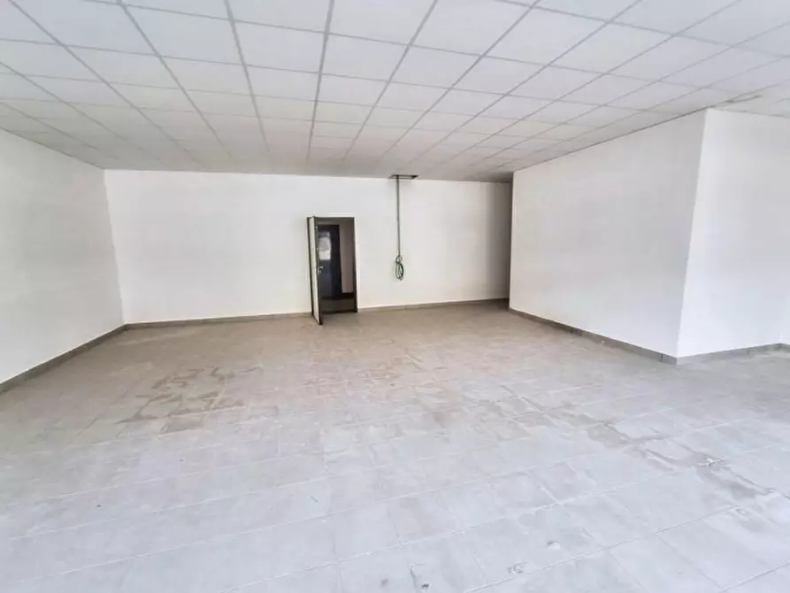 Immagine 2 di Ufficio in vendita  in Via Lucrezia  della Valle, N. snc a Catanzaro