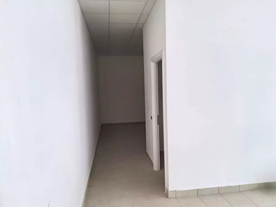 Immagine 3 di Ufficio in vendita  in Via Lucrezia  della Valle, N. snc a Catanzaro