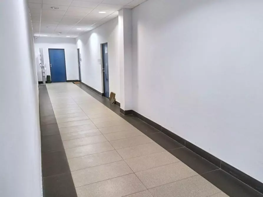 Immagine 5 di Ufficio in vendita  in Via Lucrezia  della Valle, N. snc a Catanzaro