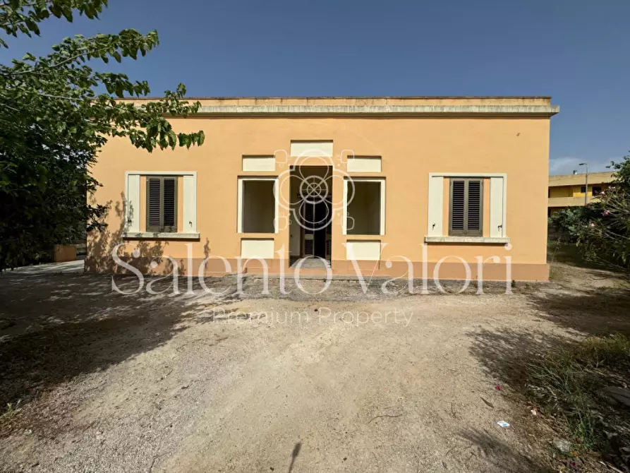 Immagine 2 di Villa in vendita  in Via Provinciale Matino 53 a Parabita