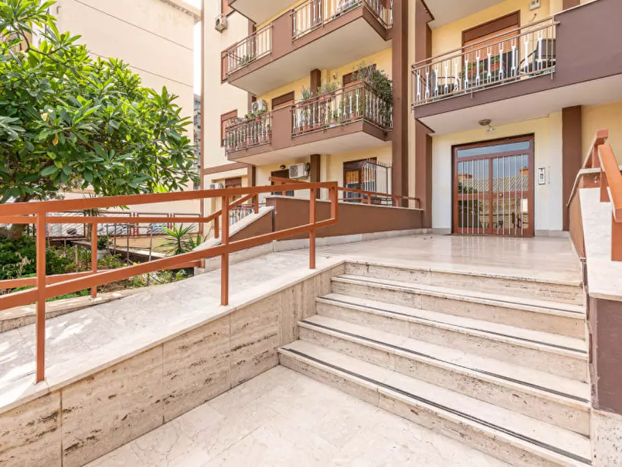 Immagine 2 di Appartamento in vendita  in Via Ammiraglio Persano 24 a Palermo