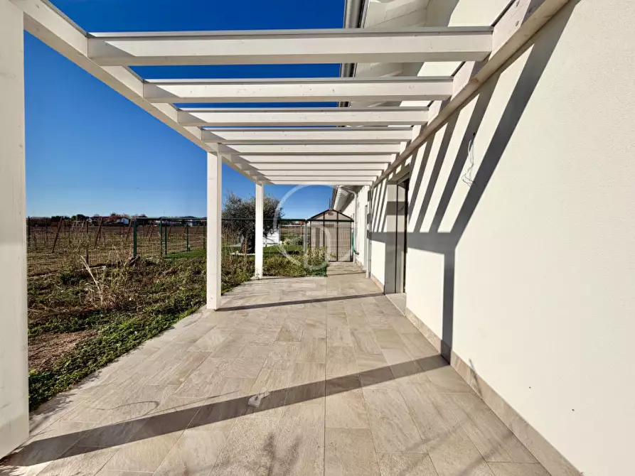 Immagine 4 di Casa bifamiliare in vendita  in Via Ugo Foscolo a Desenzano Del Garda