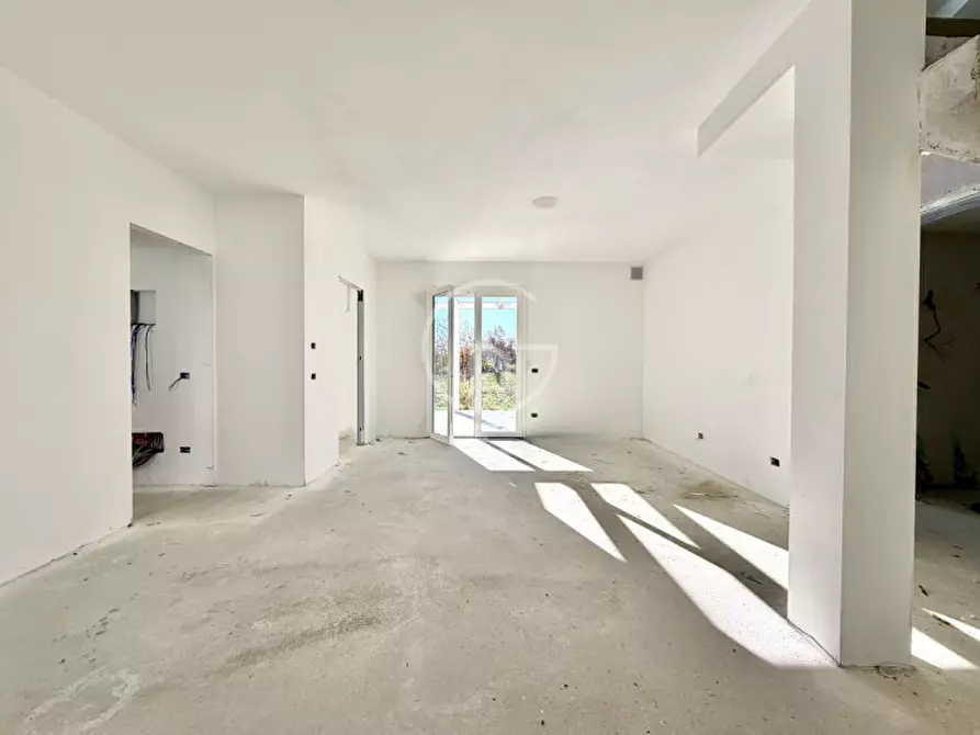 Immagine 6 di Casa bifamiliare in vendita  in Via Ugo Foscolo a Desenzano Del Garda
