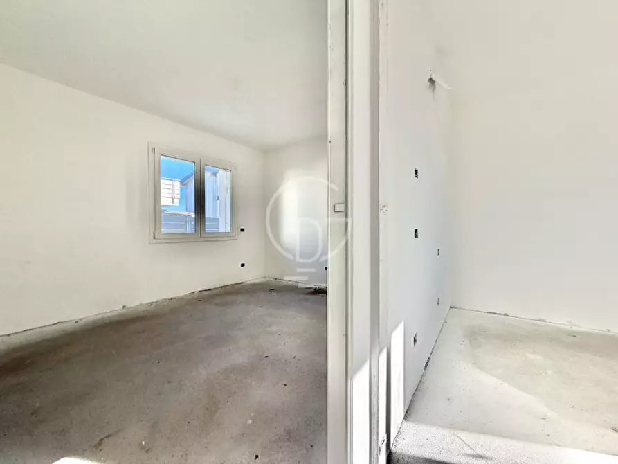 Immagine 7 di Casa bifamiliare in vendita  in Via Ugo Foscolo a Desenzano Del Garda