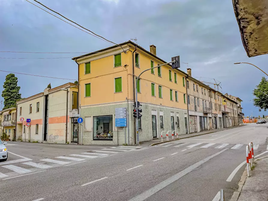 Immagine 1 di Appartamento in vendita  in corso campagna a Thiene