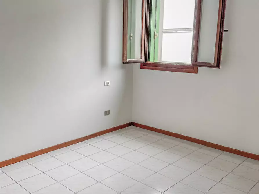 Immagine 11 di Appartamento in vendita  in corso campagna a Thiene