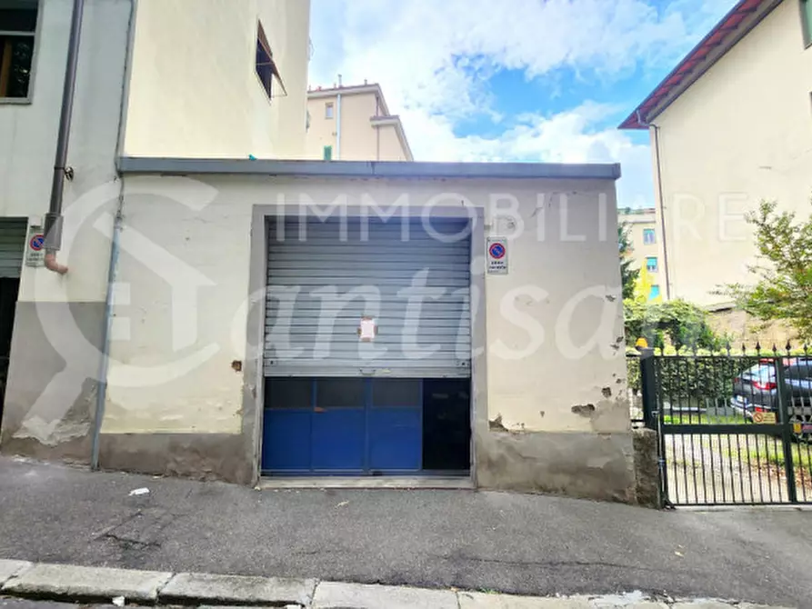 Immagine 1 di Garage in vendita  in via malpighi a Firenze