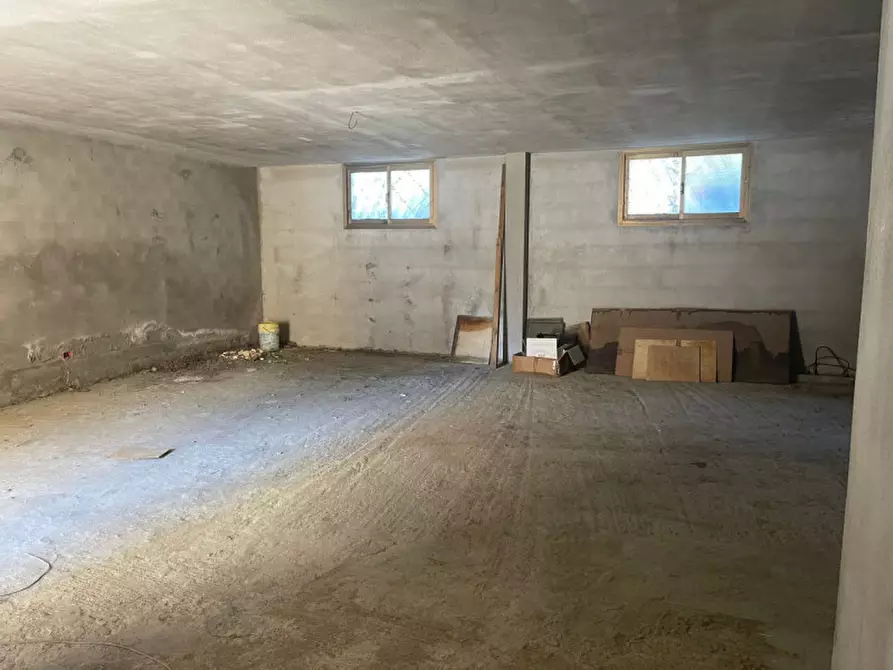 Immagine 1 di Magazzino in vendita  a Quartu Sant'elena