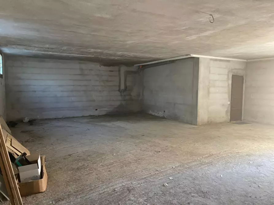 Immagine 4 di Magazzino in vendita  a Quartu Sant'elena