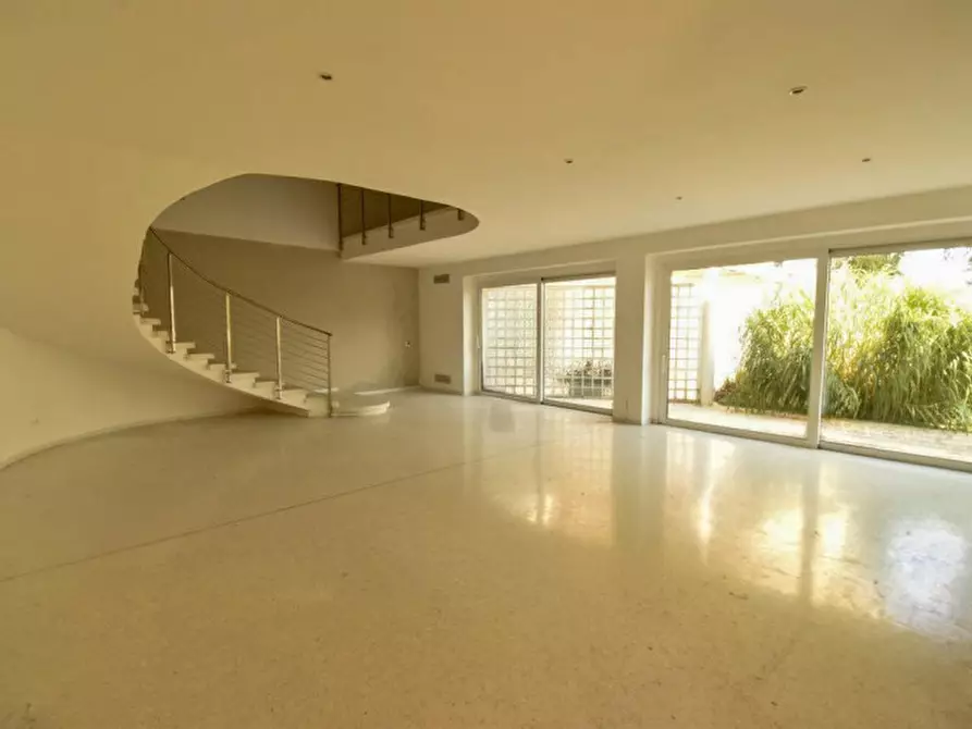 Immagine 5 di Villa in vendita  in Via Roma a Veggiano