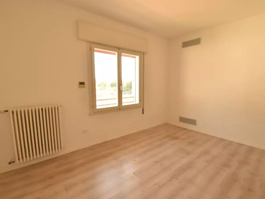 Immagine 16 di Villa in vendita  in Via Roma a Veggiano