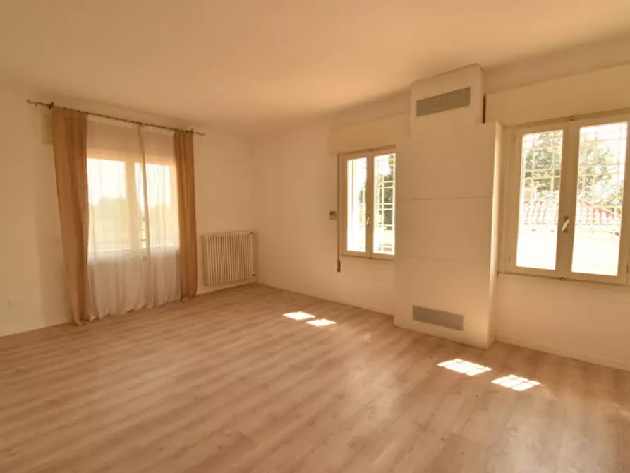 Immagine 21 di Villa in vendita  in Via Roma a Veggiano