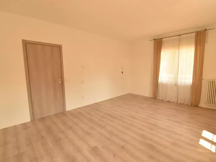 Immagine 22 di Villa in vendita  in Via Roma a Veggiano