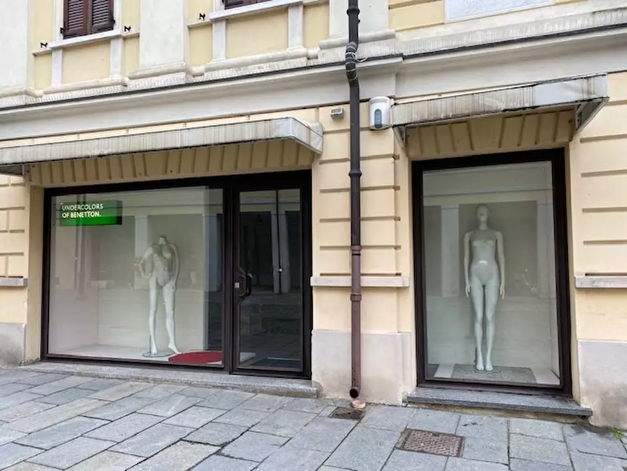 Immagine 4 di Negozio in vendita  a Suzzara