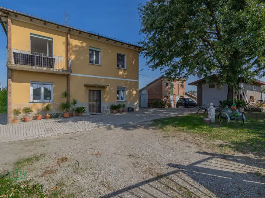 Immagine 1 di Casa indipendente in vendita  in via cadriano 33 a Bologna