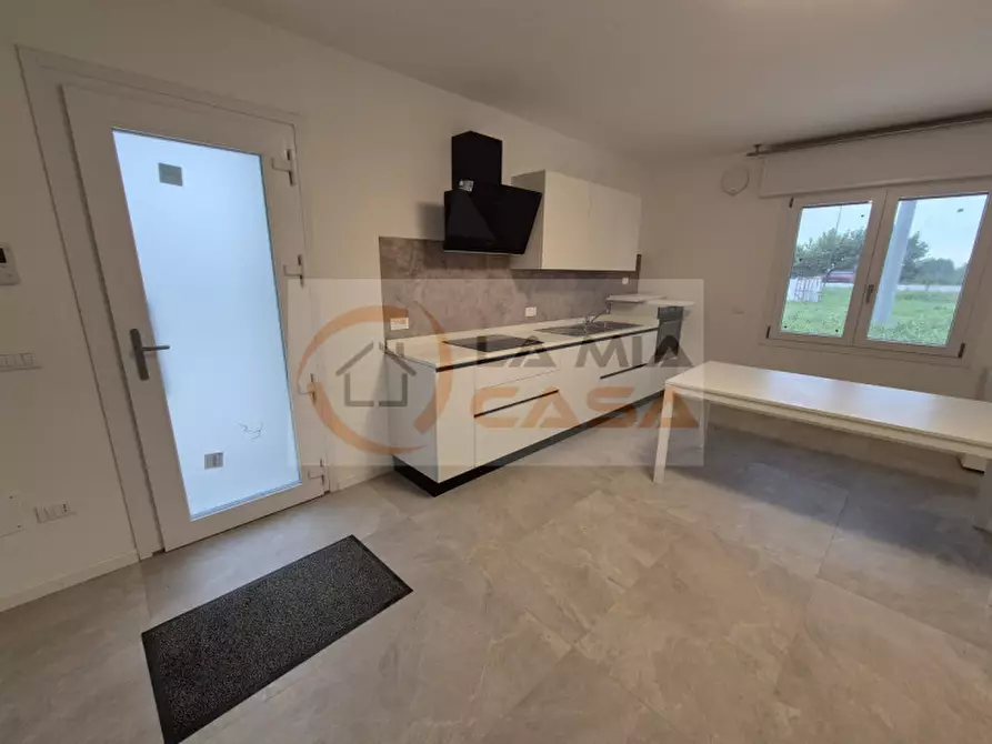 Immagine 5 di Camera in affitto  in via romea 131 a Legnaro