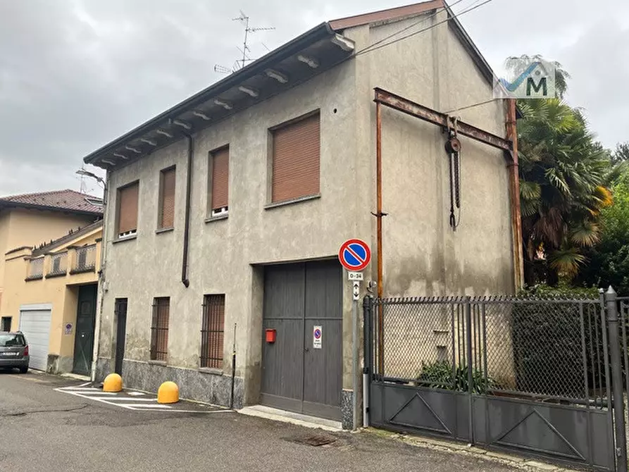 Immagine 1 di Villa in vendita  in VIA GUGLIELMO OBERDAN 3 a Cantu'