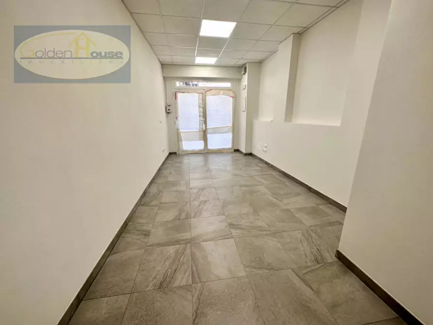 Immagine 2 di Negozio in affitto  in Corso Mazzini 84 a Molinella