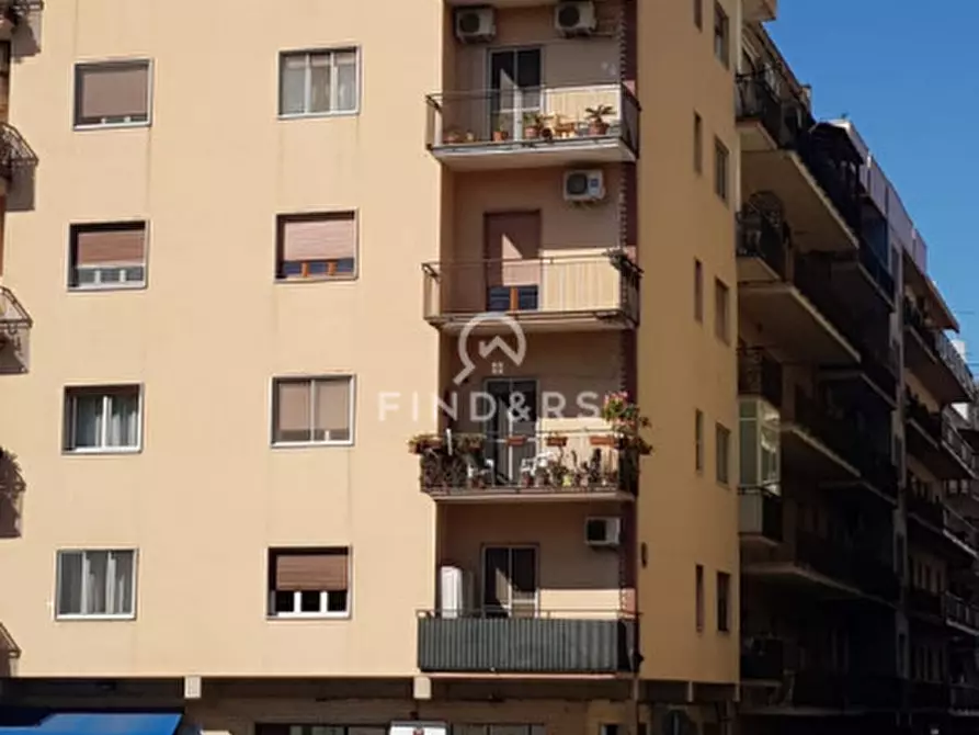 Immagine 1 di Appartamento in vendita  in Viale Aldo Moro 74 a Reggio Di Calabria