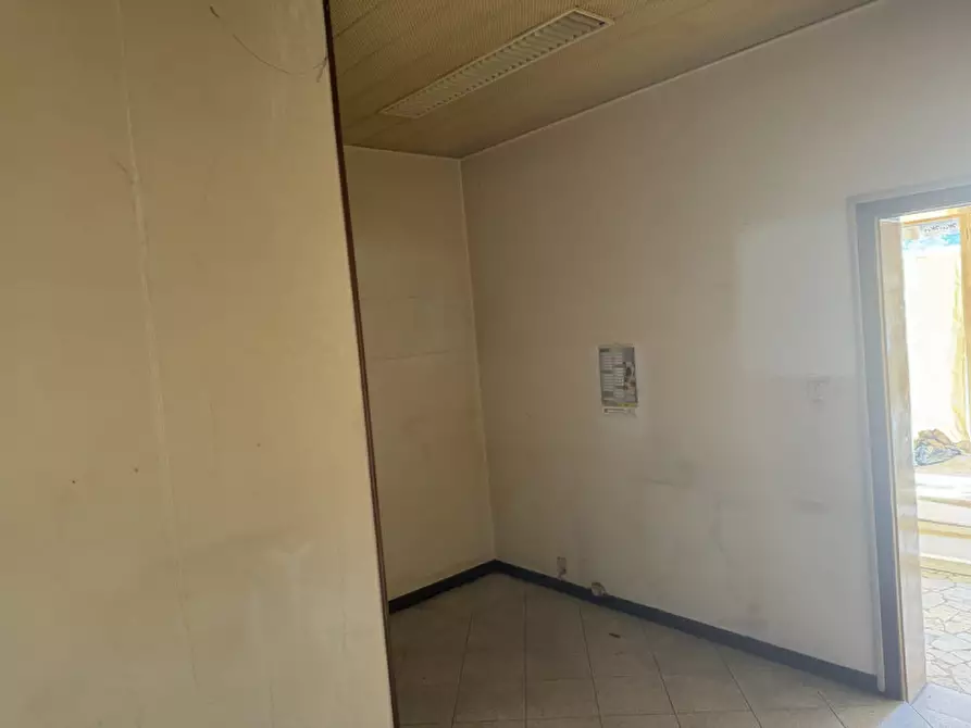 Immagine 5 di Negozio in vendita  in via castellana a Venezia