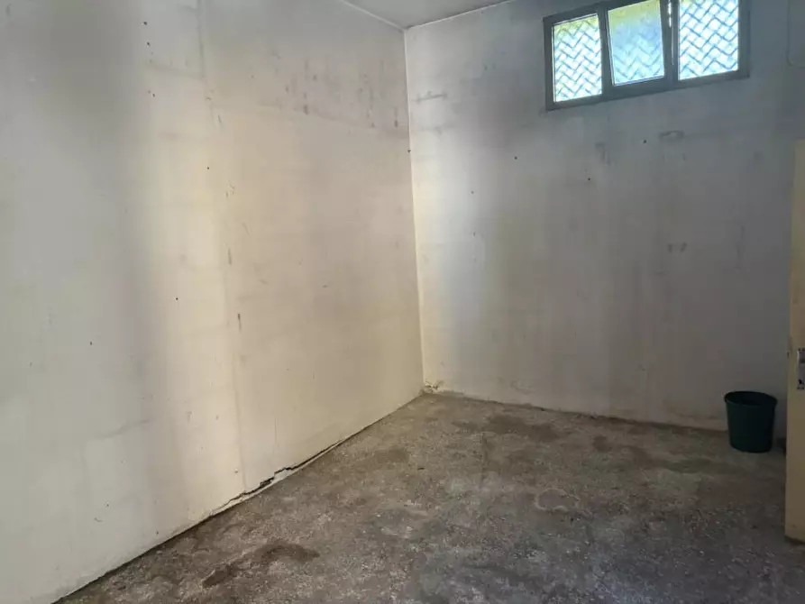 Immagine 6 di Negozio in vendita  in via castellana a Venezia