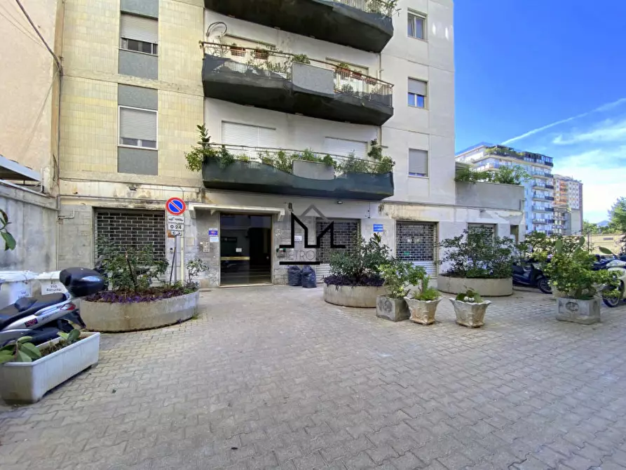 Immagine 2 di Magazzino in vendita  a Palermo