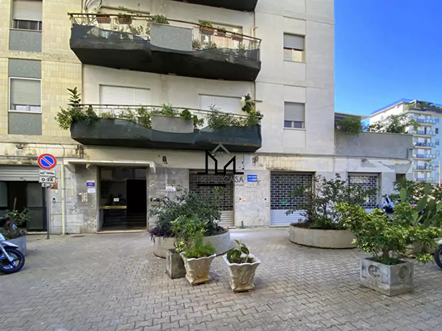 Immagine 3 di Magazzino in vendita  a Palermo