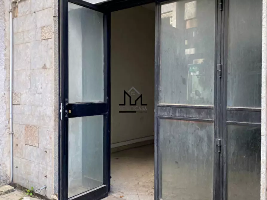 Immagine 6 di Magazzino in vendita  a Palermo