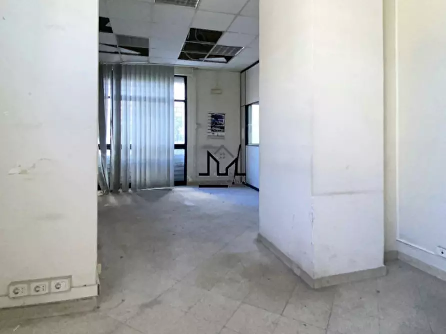 Immagine 23 di Magazzino in vendita  a Palermo