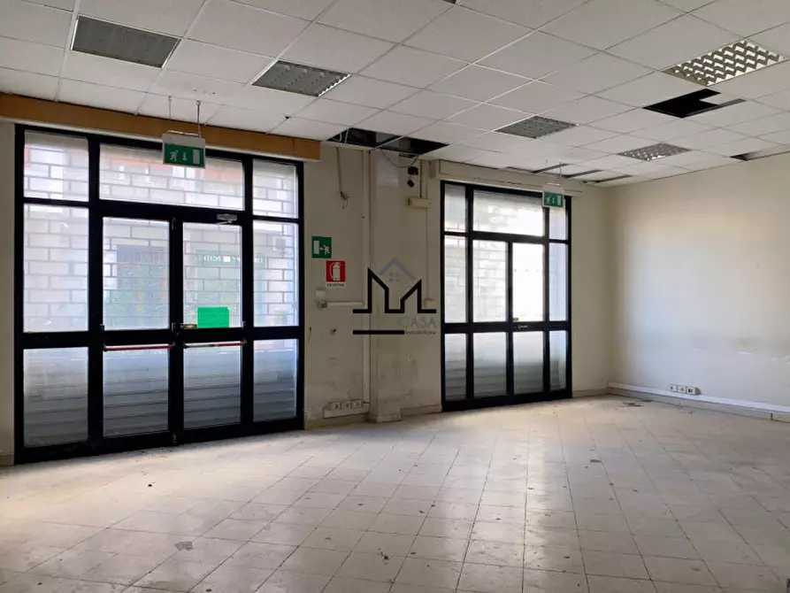 Immagine 24 di Magazzino in vendita  a Palermo